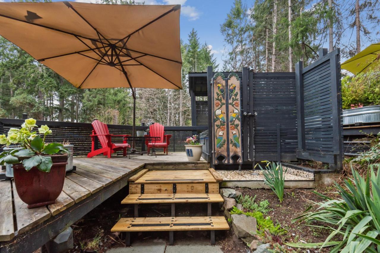Salt Spring Carriage House B&B Ganges Extérieur photo
